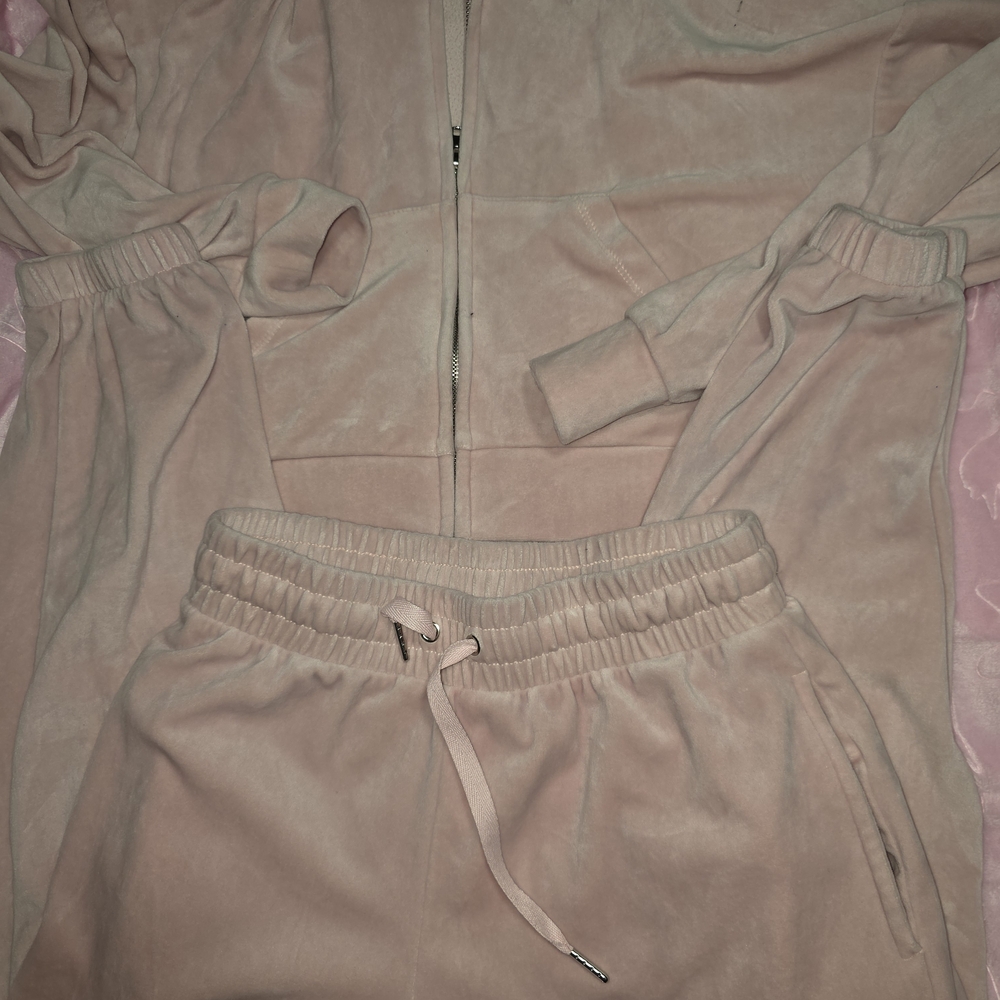 Forever 21 Blush Velour Set